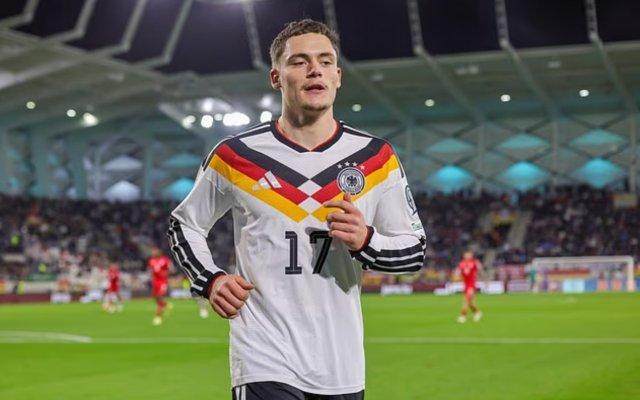 1763768343677094930.jpg weierci.jpg